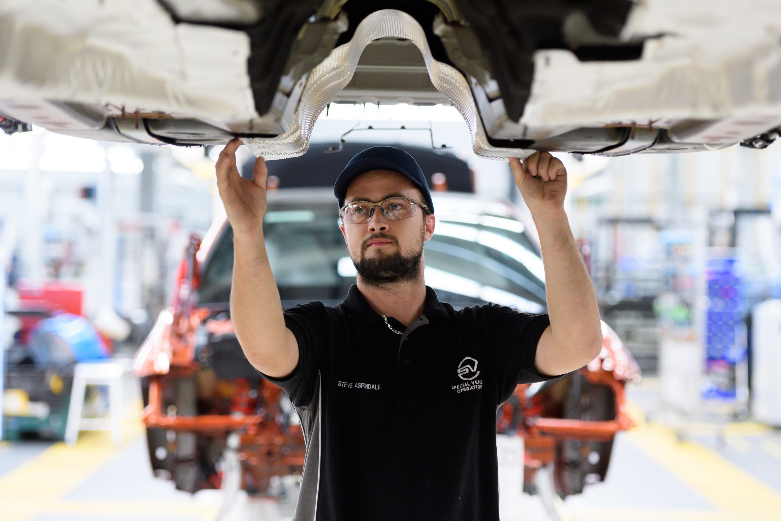 Why Fast-Scaling Automotive Manufacturers Need a Managed Uniform Service